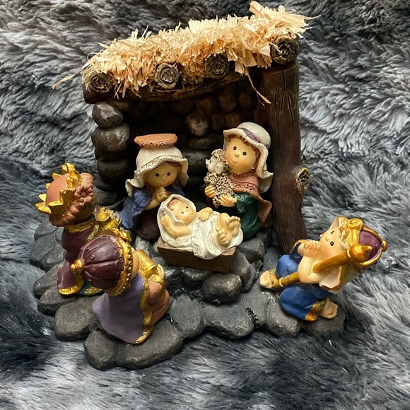 Kids Christmas Nativity Scene - Picture 1 of 16